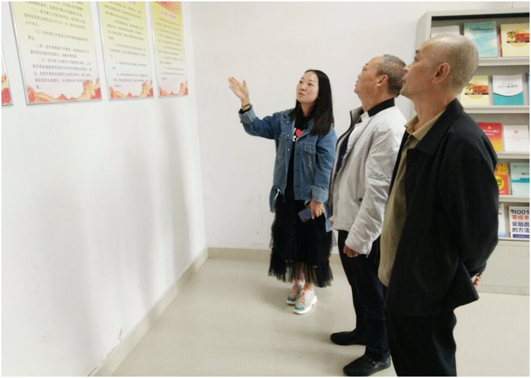 綿竹市委統(tǒng)戰(zhàn)部副部長、市工商聯(lián)黨委書記唐紹愚蒞臨仟坤集團(tuán)調(diào)研指導(dǎo)集團(tuán)黨的統(tǒng)戰(zhàn)工作開展情況